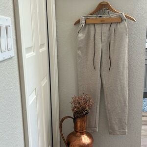 Massimo Dutti. Academia Athletic Oatmeal Colr. Soft , 76% Viscose 21% polyester.